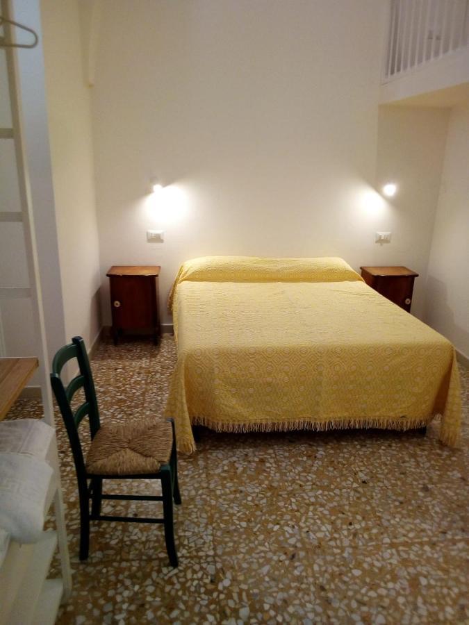 Cortile Calinea Bed & Breakfast Castrignano del Capo Luaran gambar
