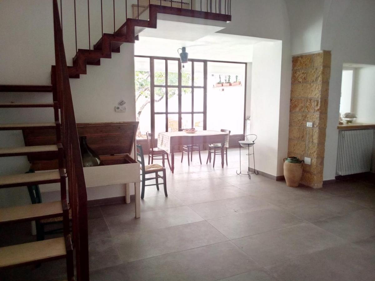 Cortile Calinea Bed & Breakfast Castrignano del Capo Luaran gambar